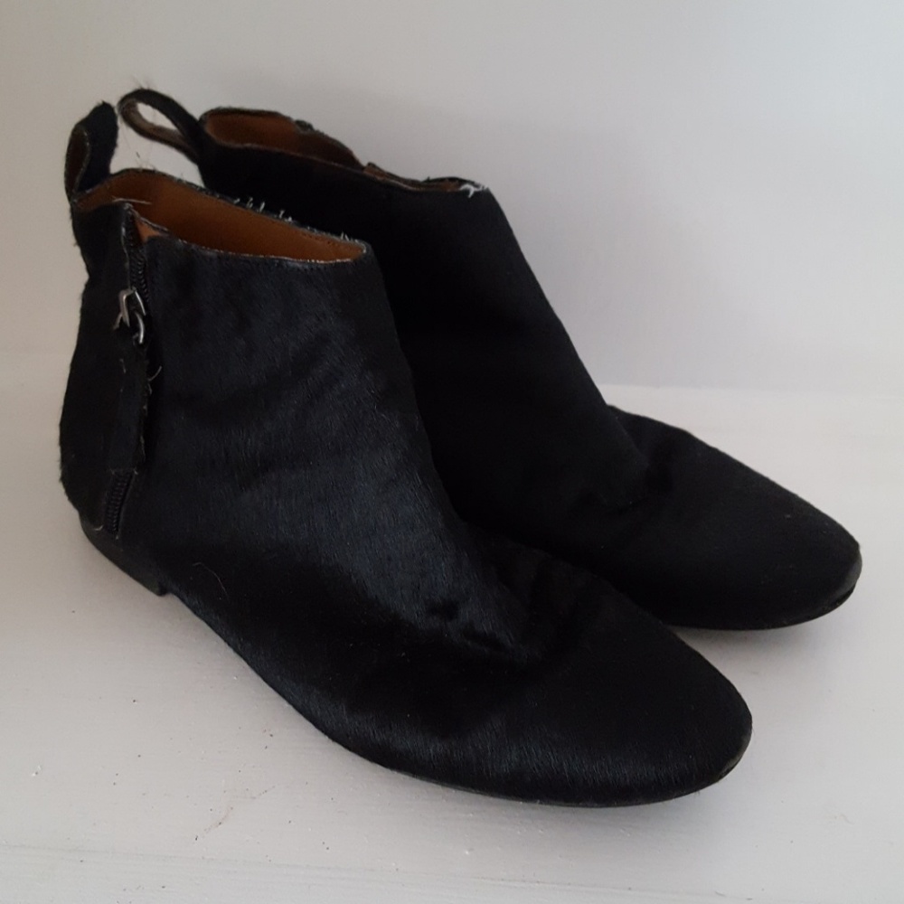 Gap black calf hair ankle boots